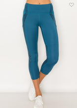 Load image into Gallery viewer, Solid Crocodile Inlay Legging