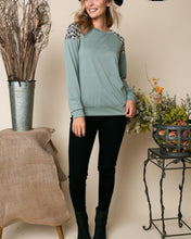 Load image into Gallery viewer, French Terry Cheetah Print Top