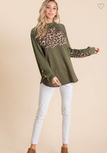 Load image into Gallery viewer, LEOPARD AND OLIVE FRENCH TERRY PULL OVER WITH ONE SIDE ZIP UP