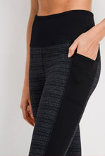 Load image into Gallery viewer, Striped Print Leggings