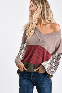 POPCORN WAFFLE COLOR BLOCK TOP WITH SNAKESKIN
