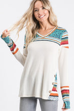 Load image into Gallery viewer, CASHMERE KNIT SWEATER WITH CONTRAST.
