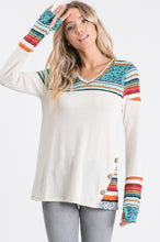 Load image into Gallery viewer, CASHMERE KNIT SWEATER WITH CONTRAST.
